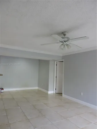 $2,400 | 15610 Southwest 105th Lane, Unit 605, Miami, FL 33196