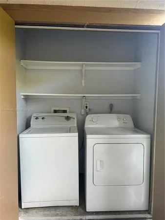 $2,400 | 15610 Southwest 105th Lane, Unit 605, Miami, FL 33196