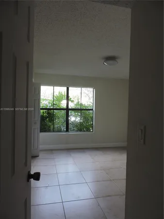 $2,400 | 15610 Southwest 105th Lane, Unit 605, Miami, FL 33196