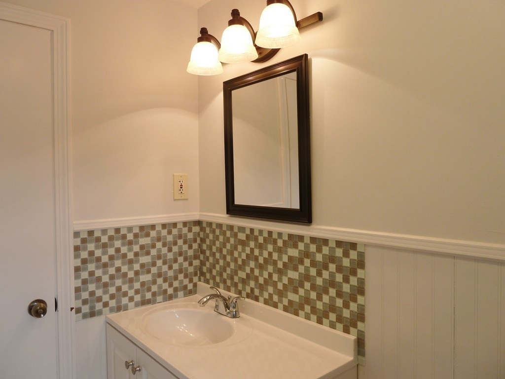 4 Drummer Road, Unit E4 Acton, MA 01720 - Photo 5 of 18 Gallery Image 5