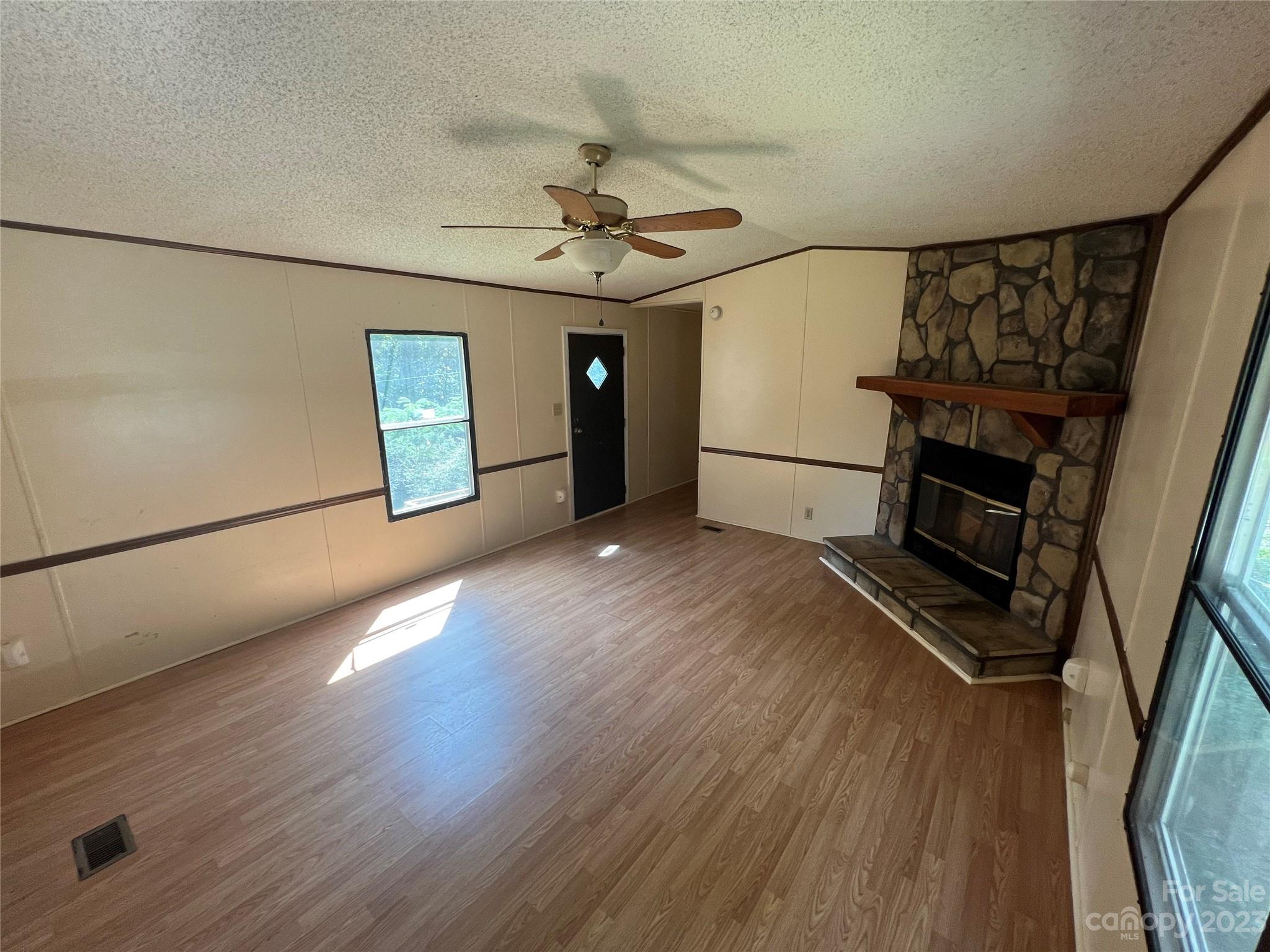 1640 Falls Road Valdese, NC 28690 - Photo 7 of 18 Gallery Image 7