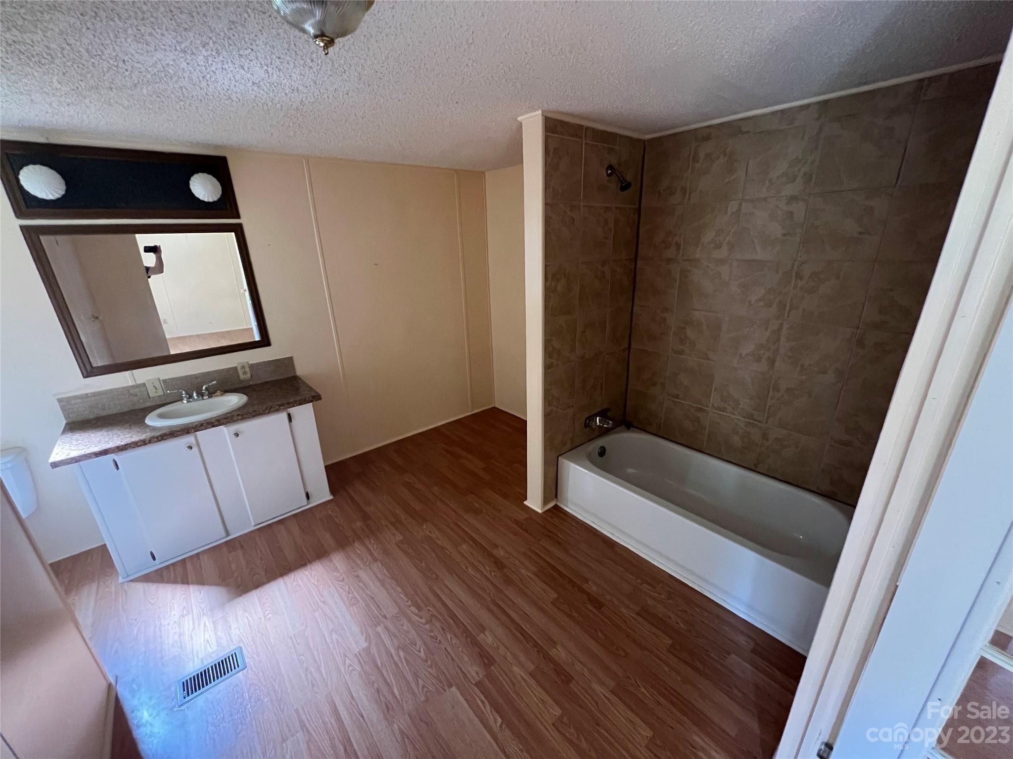 1640 Falls Road Valdese, NC 28690 - Photo 10 of 18 Gallery Image 10