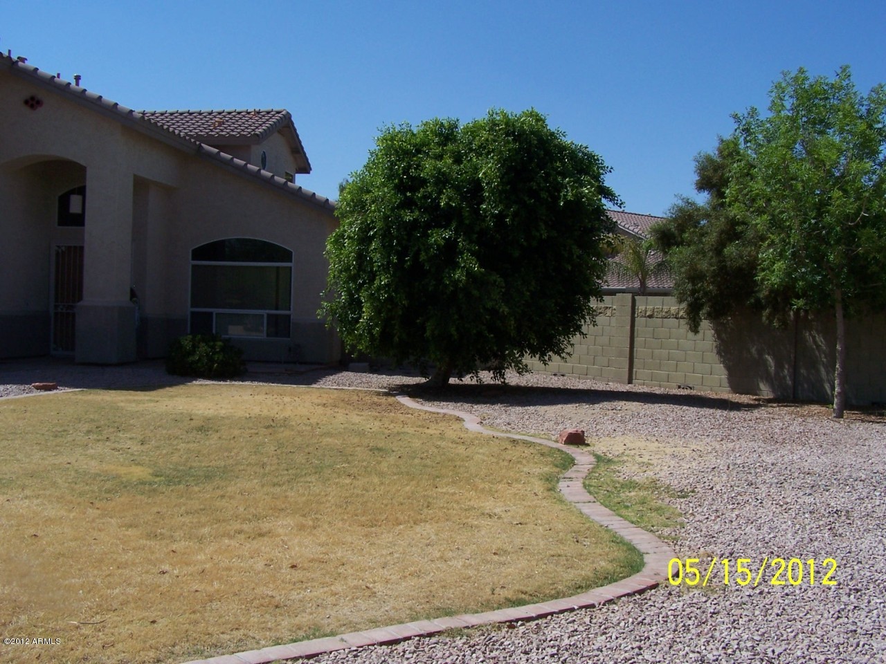 344 West Del Rio Street Gilbert, AZ 85233 - Photo 3 of 27 East side of front yard