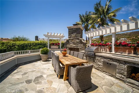 $34,500,000 | 157-159 Emerald Bay, Laguna Beach, CA 92651