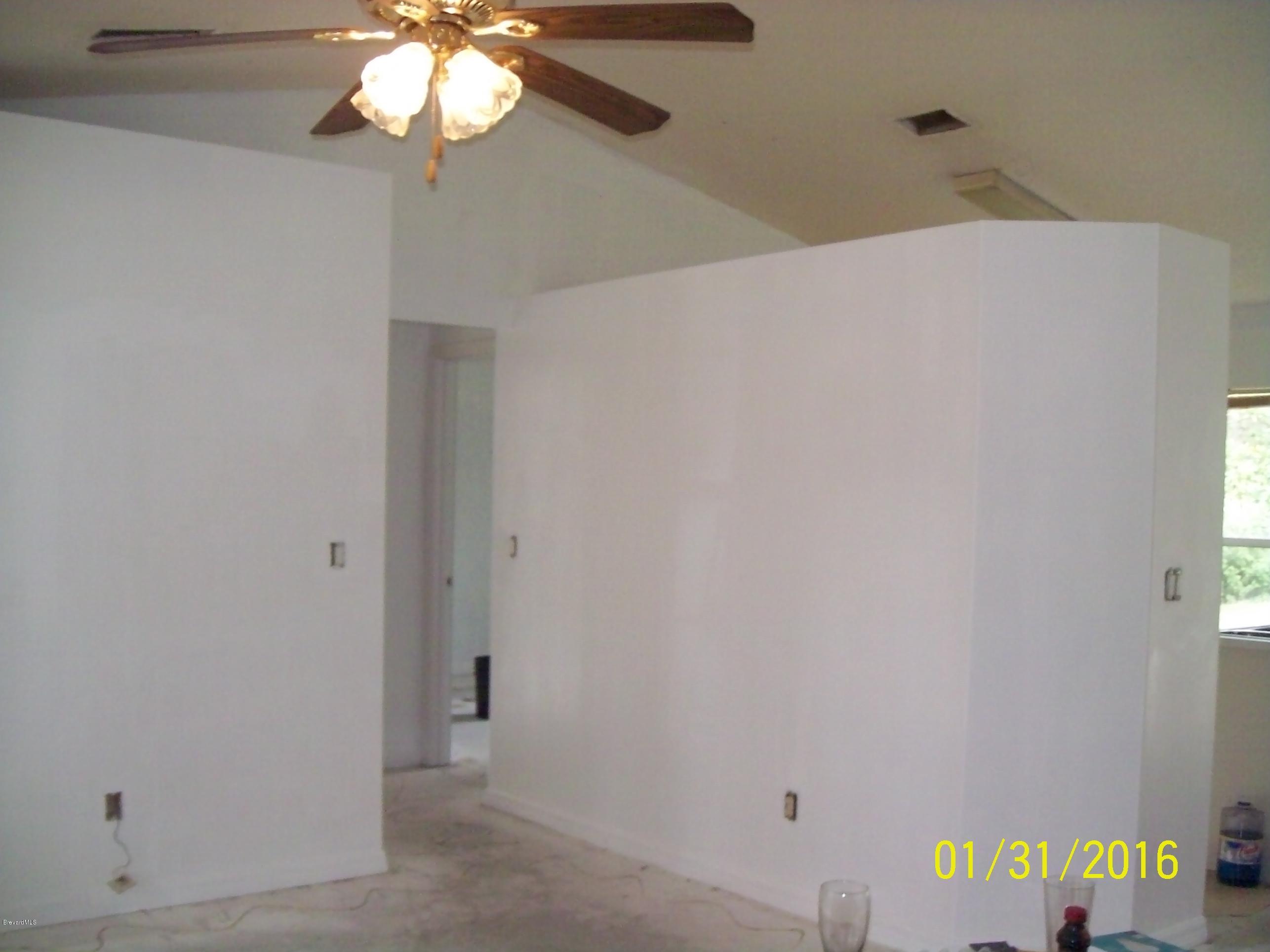 1241 Sapulpa Road Southwest Palm Bay, FL 32908 - Photo 2 of 7 Nice Plant Shelf