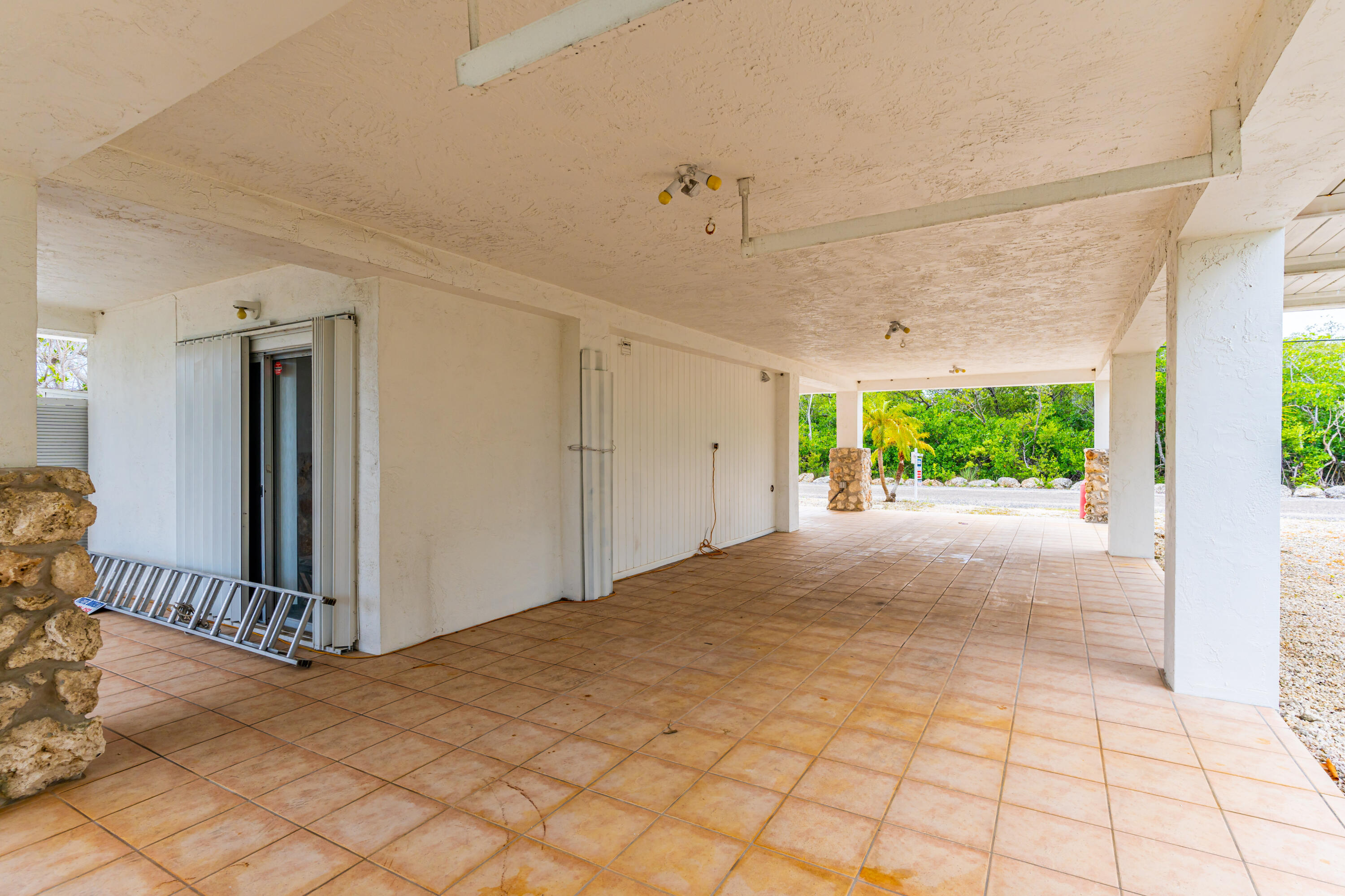 1502 Shaw Drive Key Largo, FL 33037 - Photo 41 of 42