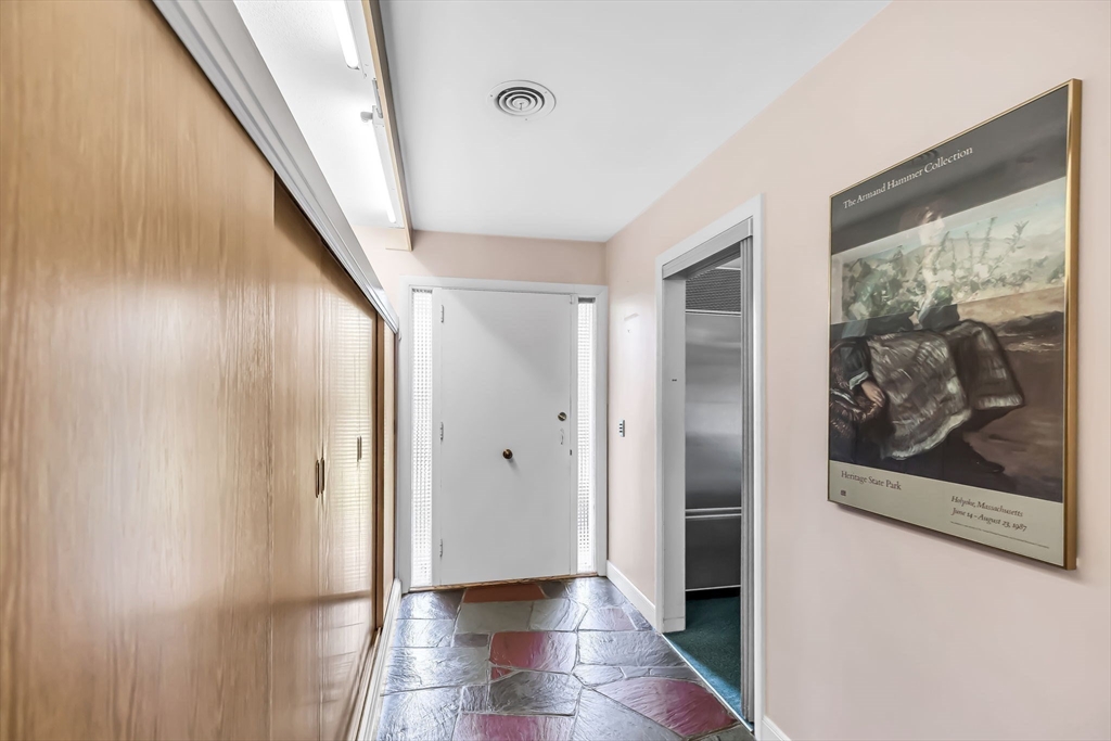 19 Steiger Road Holyoke, MA 01040 - Photo 3 of 22 a view of an entryway