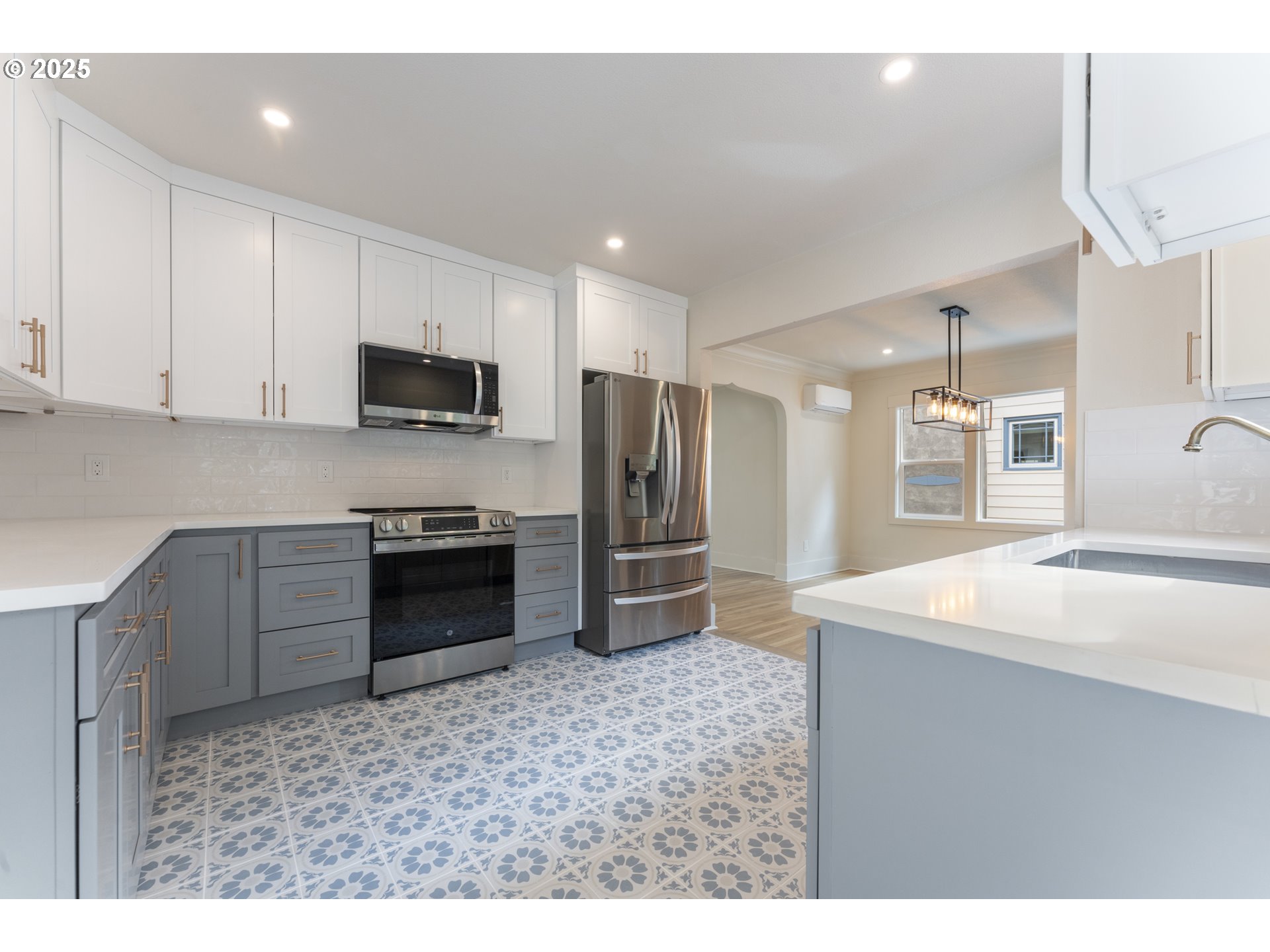 3564 Northeast Mathison Place Portland, OR 97212 - Photo 16 of 47