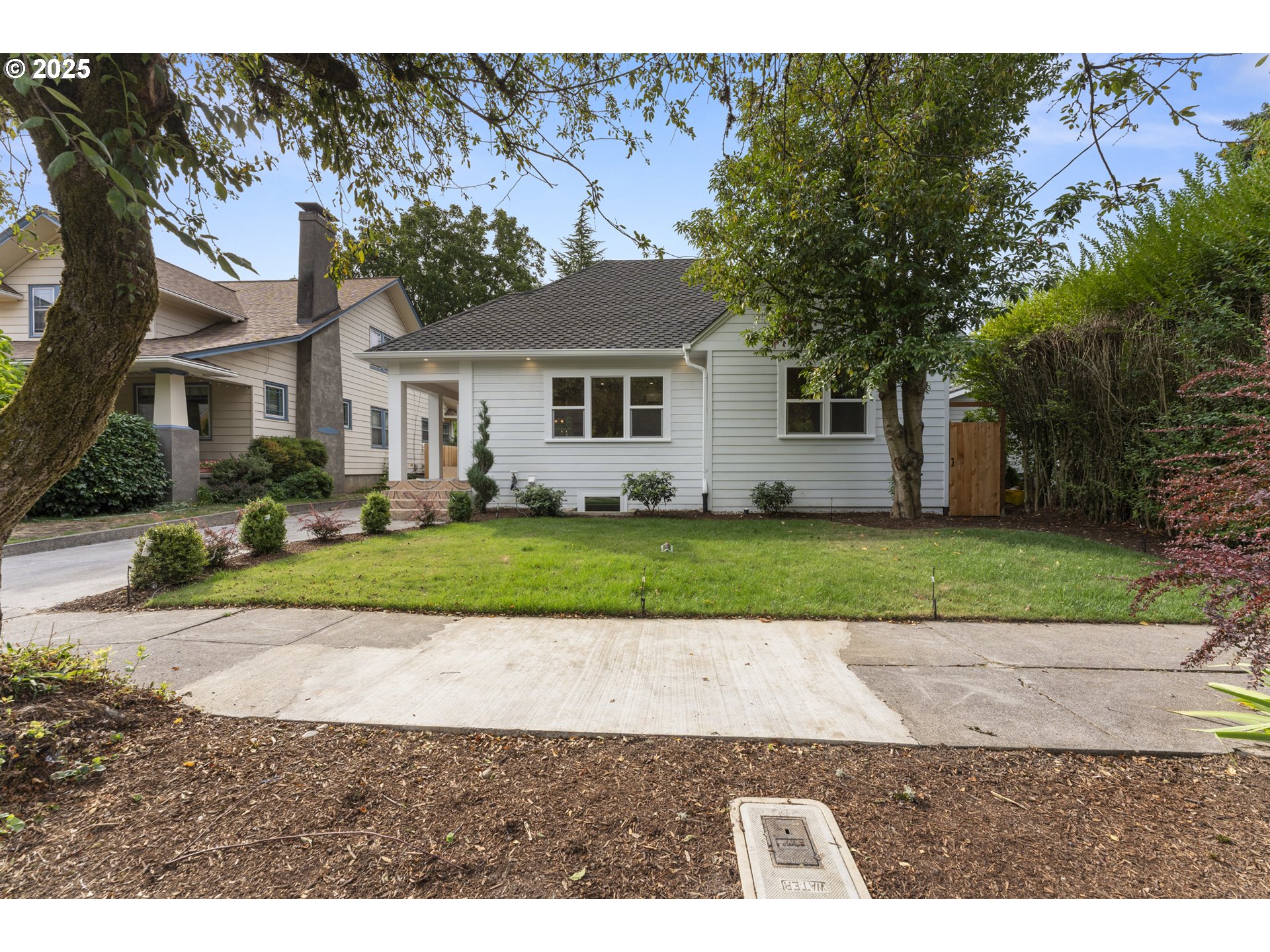 3564 Northeast Mathison Place Portland, OR 97212 - Photo 3 of 47