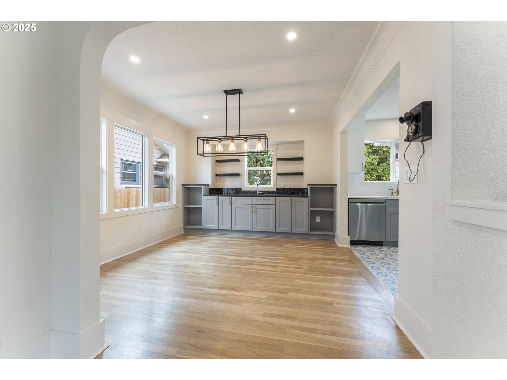 3564 Northeast Mathison Place Portland, OR 97212 - Photo 9 of 47