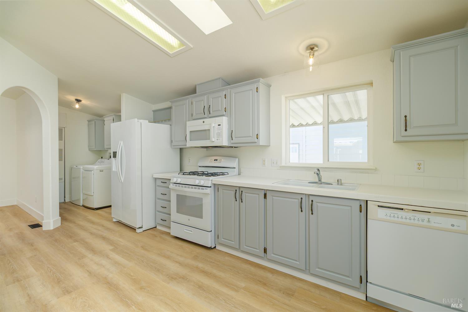209 Yosemite Road San Rafael, CA 94903 - Photo 2 of 42