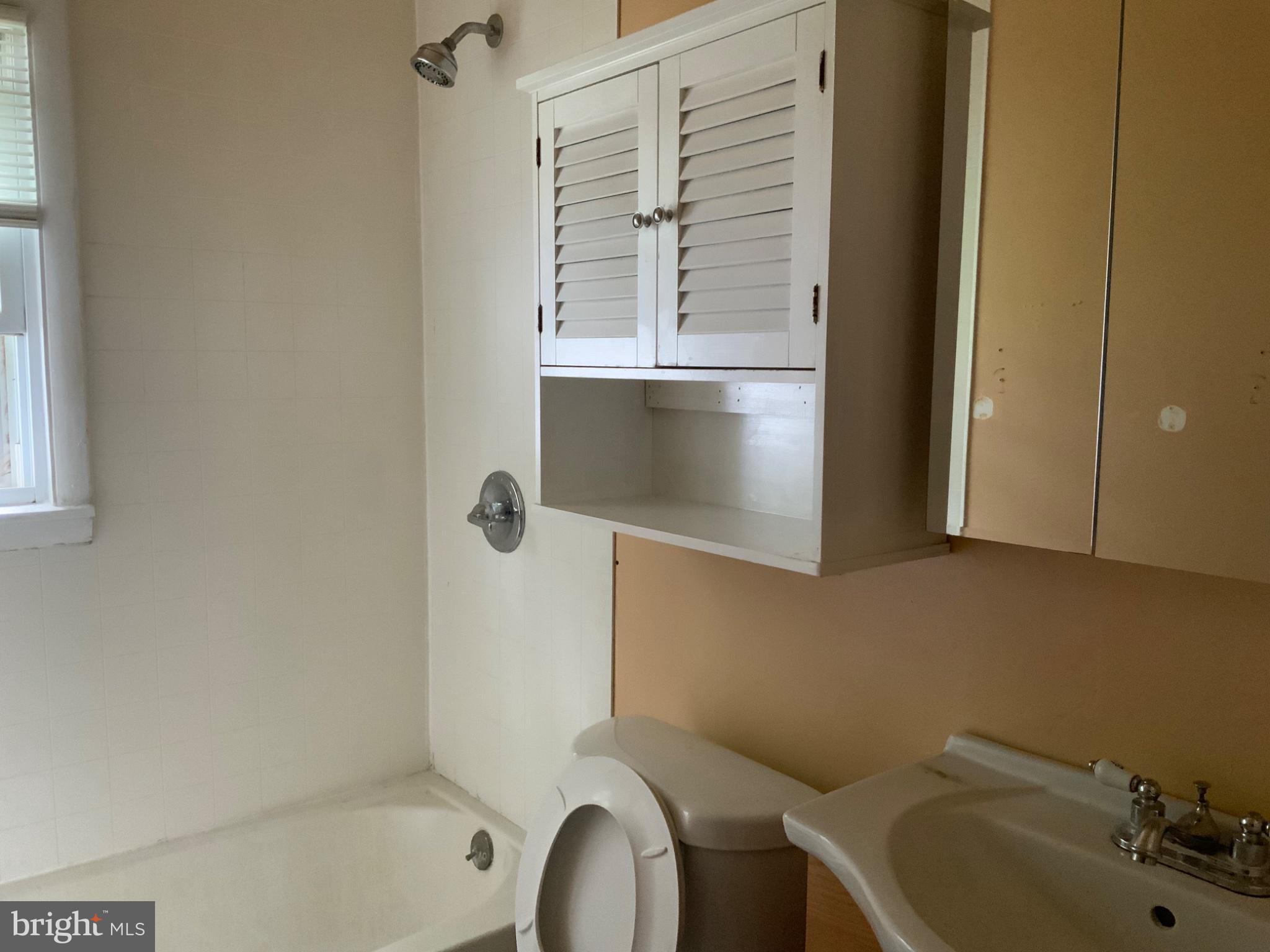 24 Tower Road Cream Ridge, NJ 08514 - Photo 10 of 14 Second of Two Bathrooms