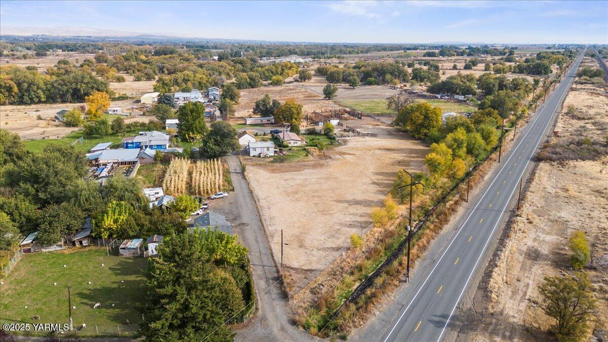 100 Gordon Lane Wapato, WA 98951 - Photo 6 of 19 a view of a city