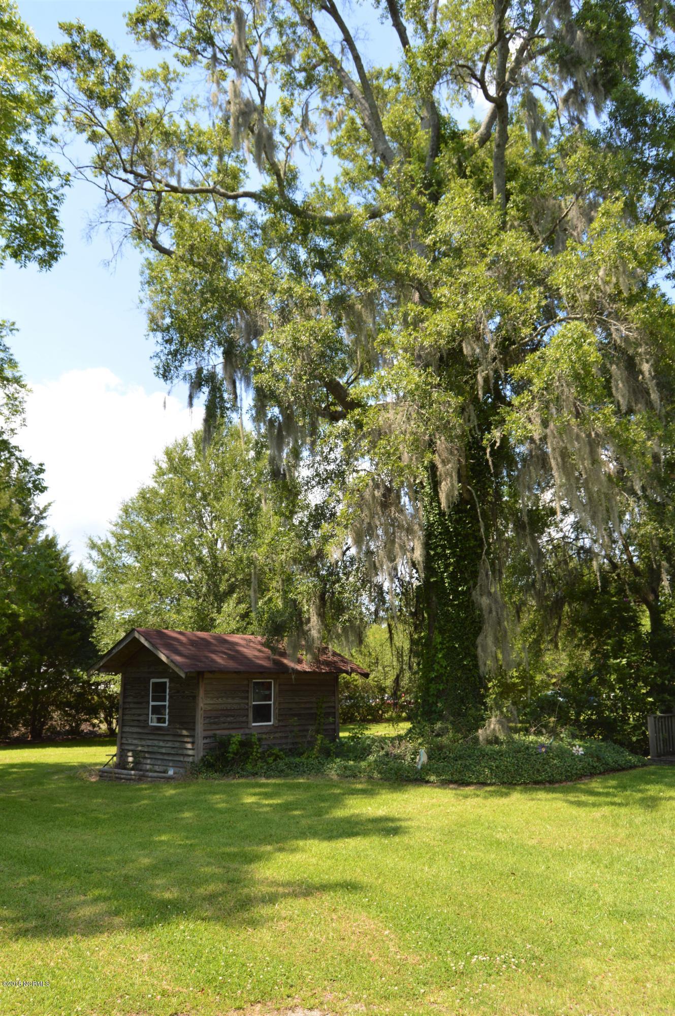 862 Clarks Landing Road Rocky Point, NC 28457 - Photo 28 of 29 outbuilding