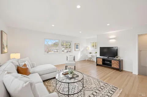 $1,195,000 | 35 Corte Alta, Novato, CA 94949