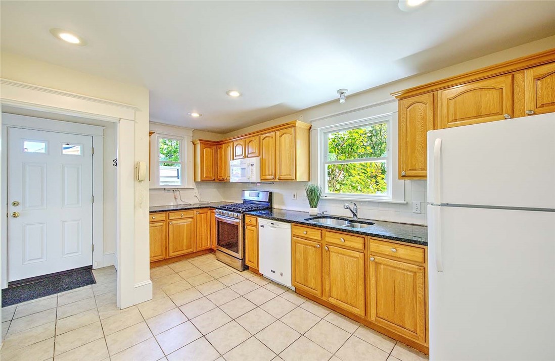 30 Langham Road Providence, RI 02906 - Photo 17 of 39