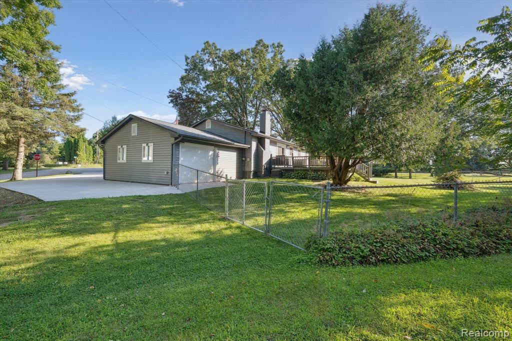 10003 Nimphie Road Fenton, MI 48430 - Photo 12 of 13