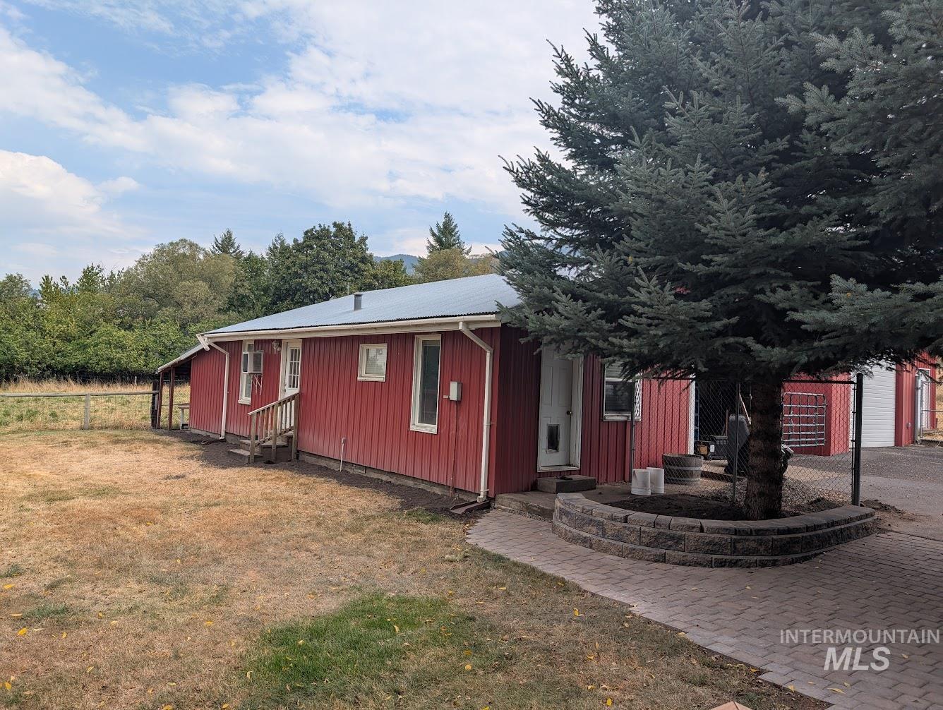 69431 Antles Road, Unit 1 Cove, OR 97824 - Photo 18 of 23 View of outbuilding featuring entry steps