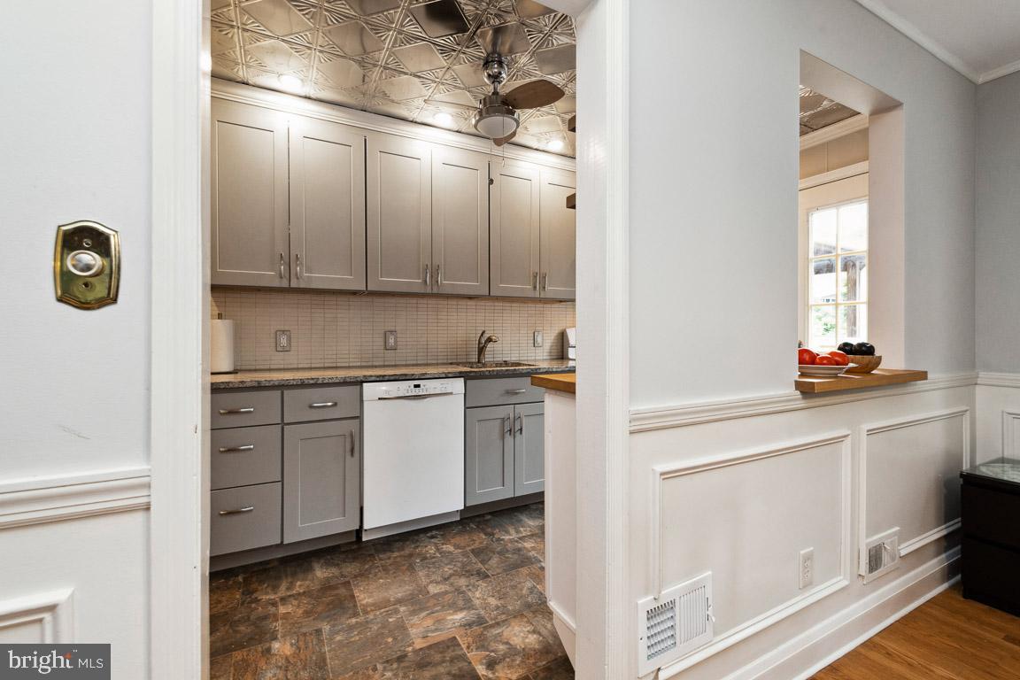 8336 Wyton Road Towson, MD 21286 - Photo 12 of 40 Dining room to kitchen pass through