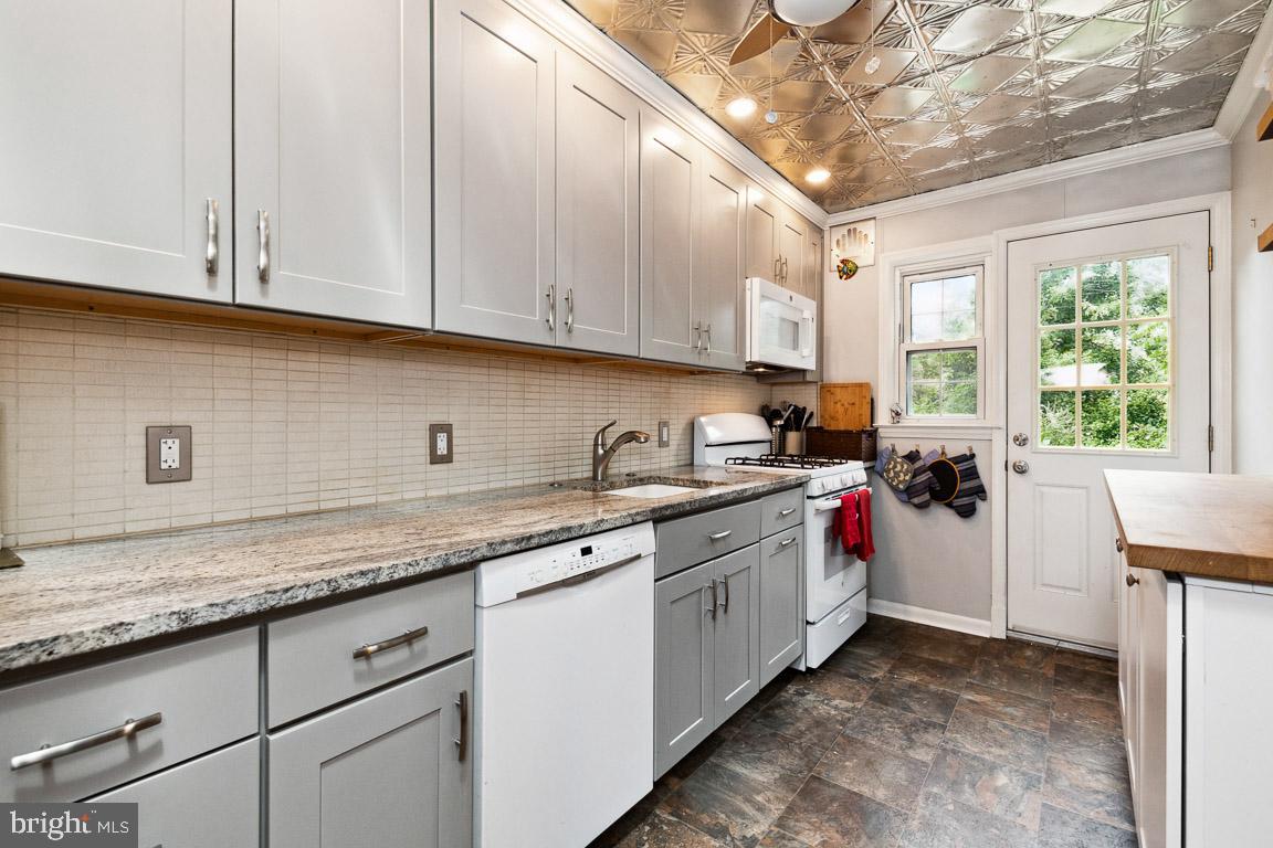 8336 Wyton Road Towson, MD 21286 - Photo 13 of 40 Remodeled in 2020