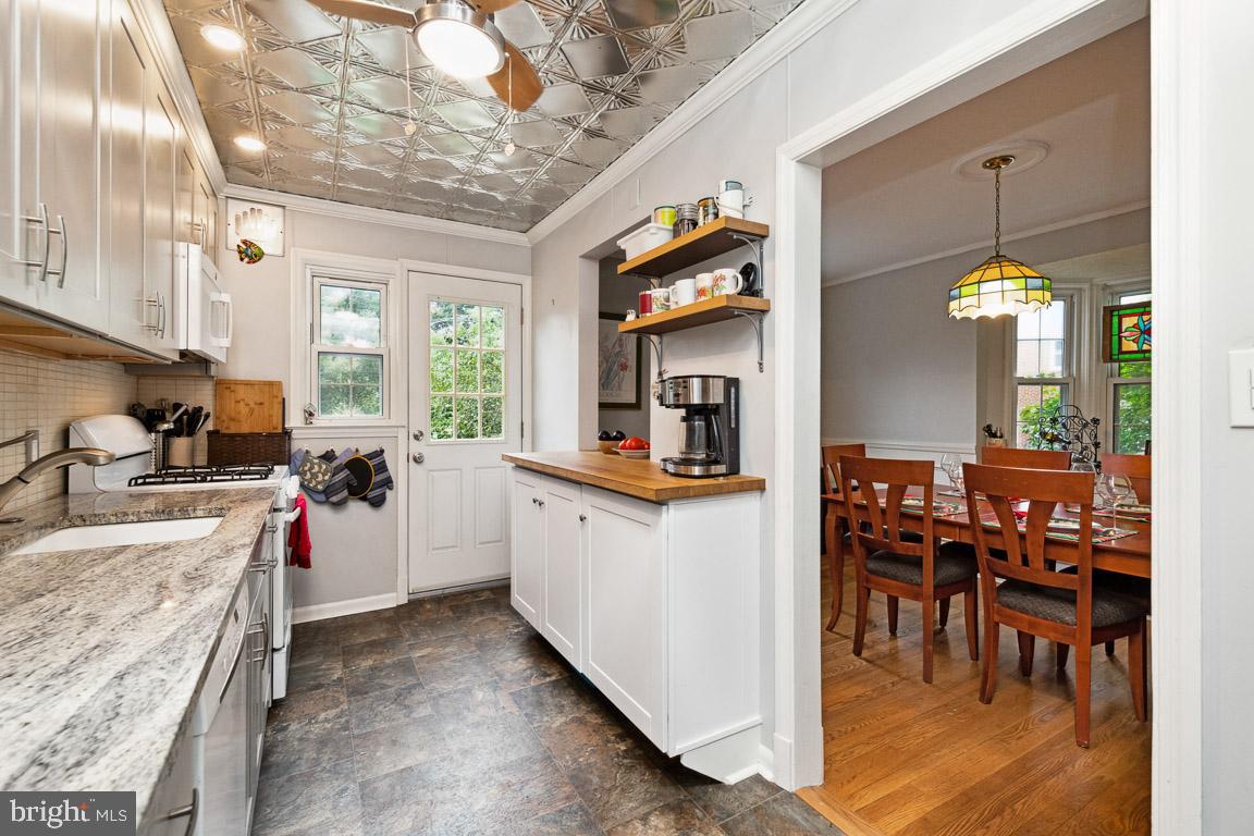 8336 Wyton Road Towson, MD 21286 - Photo 14 of 40 Exit to rear patio & yard