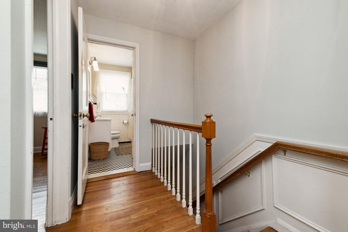 8336 Wyton Road Towson, MD 21286 - Photo 21 of 40 Picture frame moldings