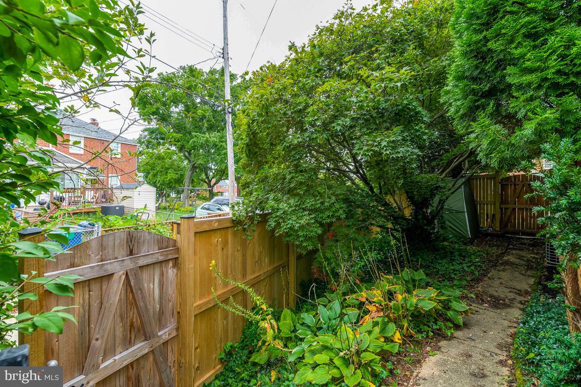 8336 Wyton Road Towson, MD 21286 - Photo 36 of 40 Landscaped