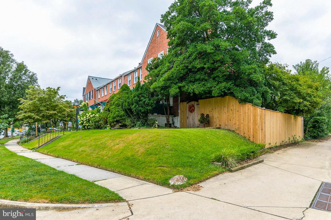 8336 Wyton Road Towson, MD 21286 - Photo 5 of 40 Corner lot