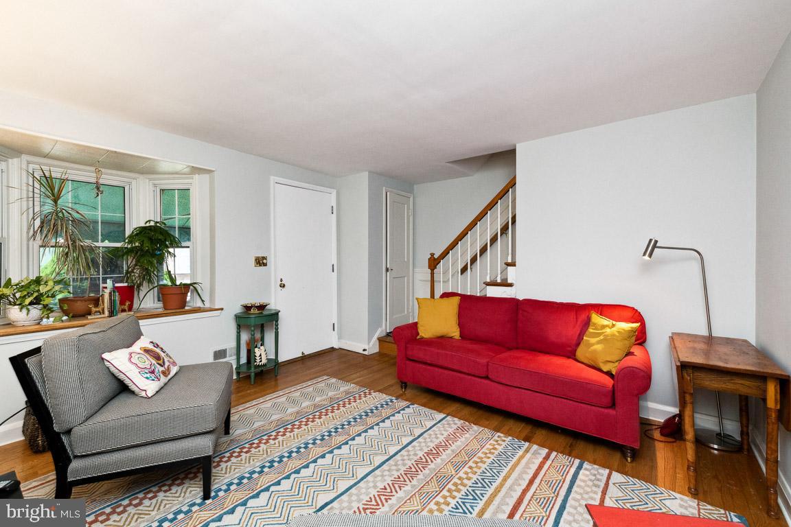 8336 Wyton Road Towson, MD 21286 - Photo 7 of 40 Living Room