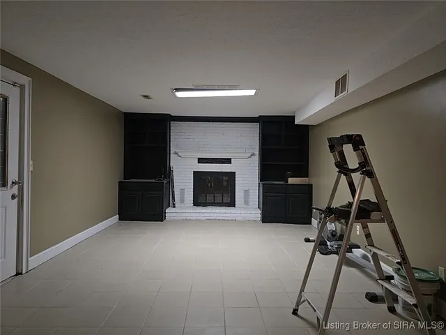 $370,000 | 130 East Eastern Hills Boulevard, Salem, IN 47167