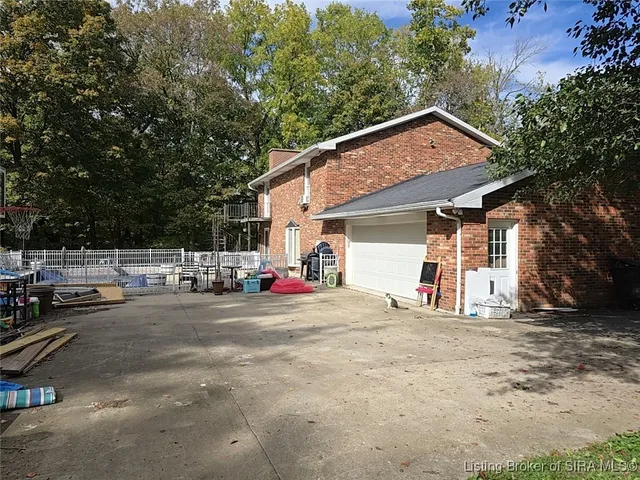 $370,000 | 130 East Eastern Hills Boulevard, Salem, IN 47167