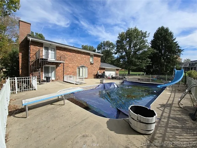 $370,000 | 130 East Eastern Hills Boulevard, Salem, IN 47167