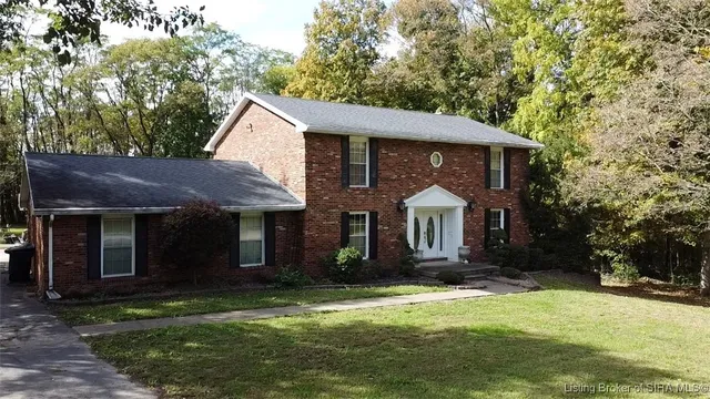 $370,000 | 130 East Eastern Hills Boulevard, Salem, IN 47167