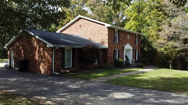 $370,000 | 130 East Eastern Hills Boulevard, Salem, IN 47167