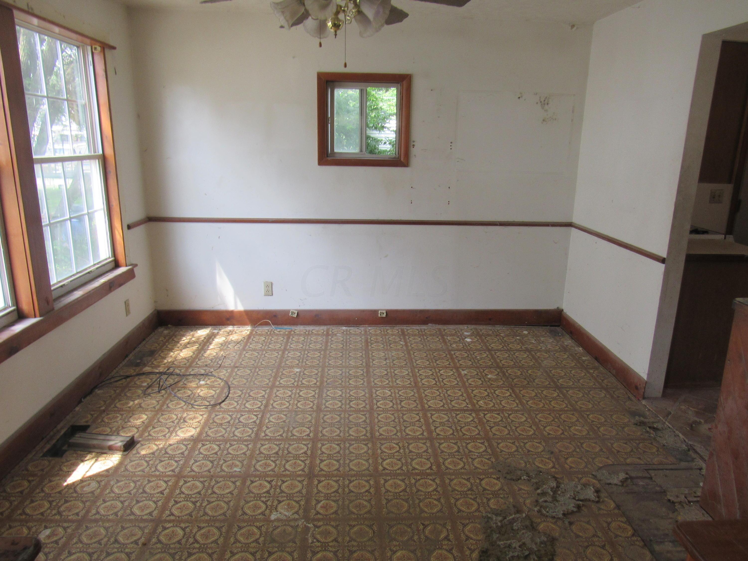 2480 Eakin Road Columbus, OH 43204 - Photo 6 of 14
