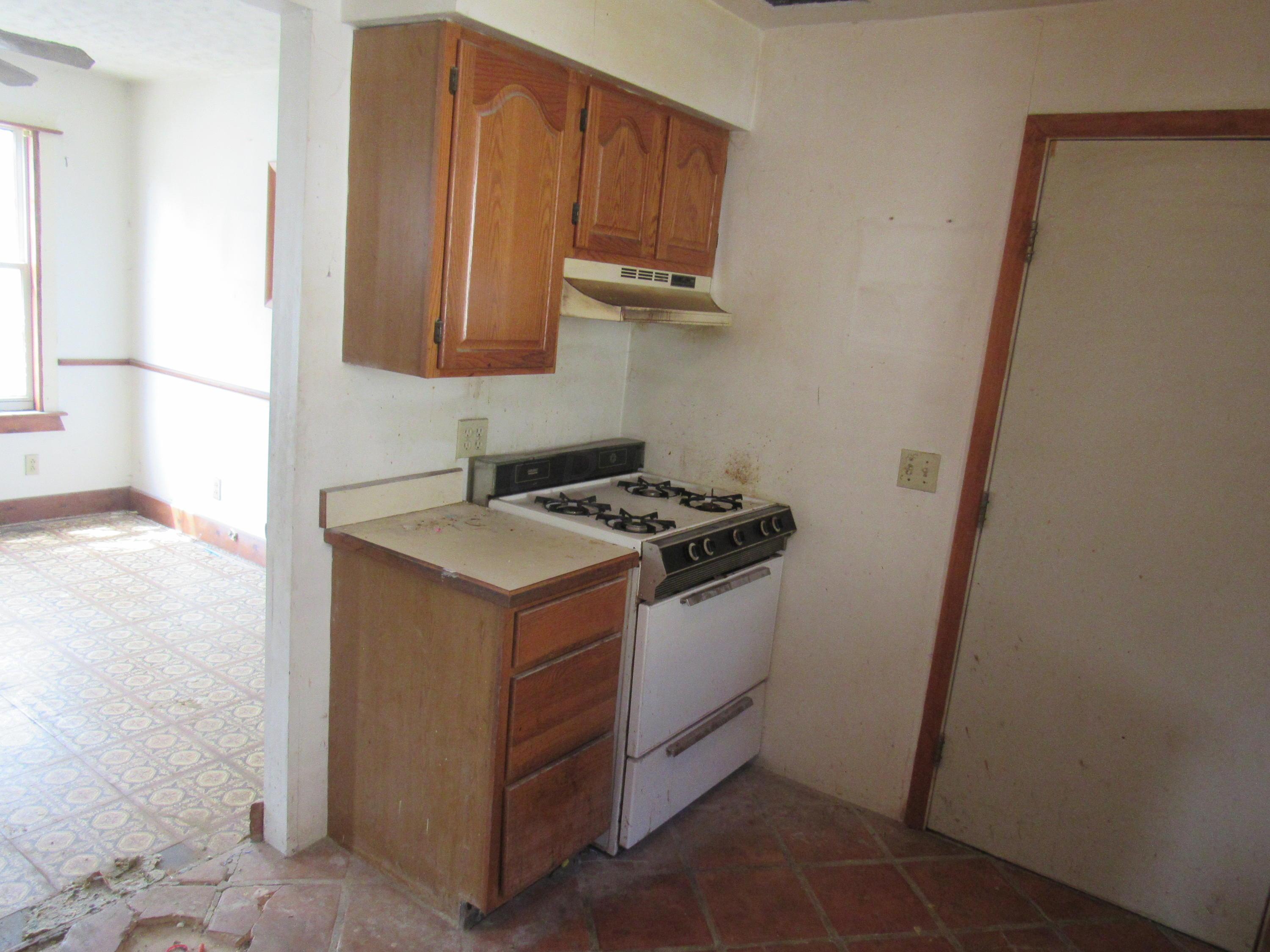2480 Eakin Road Columbus, OH 43204 - Photo 8 of 14