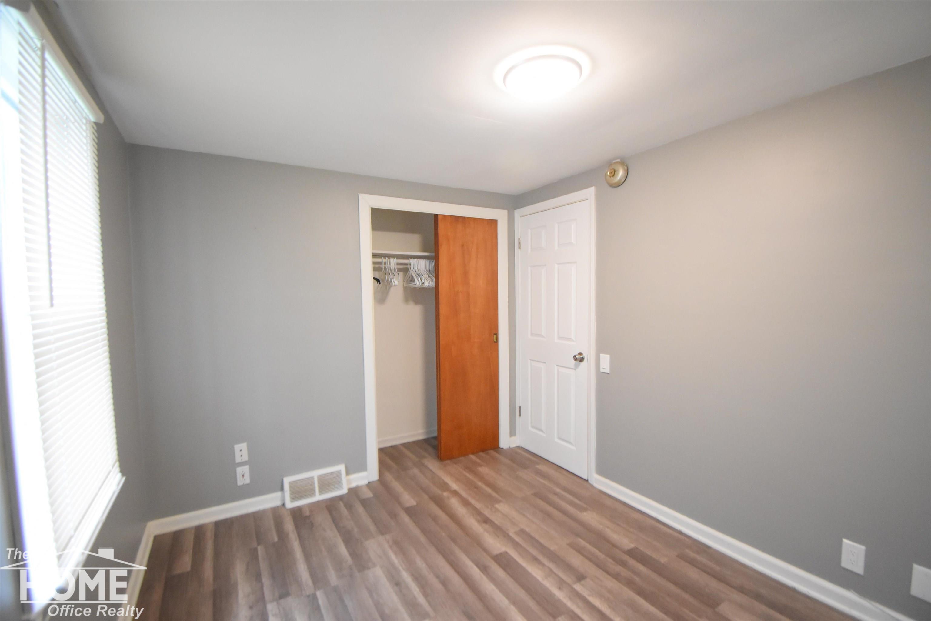 4171 Risedorph Street Burton, MI 48509 - Photo 20 of 28 50106510-19.JPG