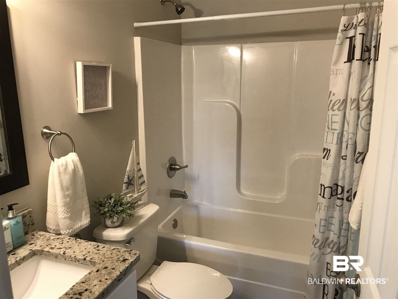 68 Steele Lane Loxley, AL 36551 - Photo 15 of 21 Hall Bathroom