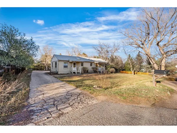 a house view with a outdoor space