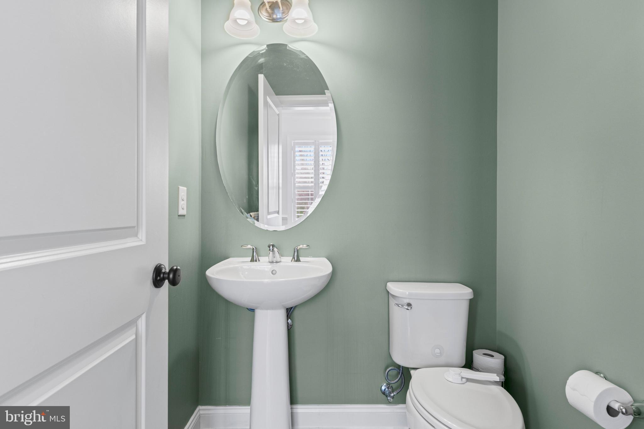 108 Jackdaw Alley Springfield, PA 19064 - Photo 11 of 30 Main Level Powder Room