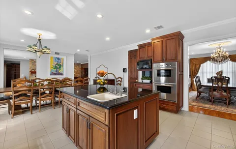 $3,799,000 | 301 Berry Hill Road, Syosset, NY 11791