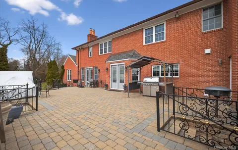 $3,799,000 | 301 Berry Hill Road, Syosset, NY 11791