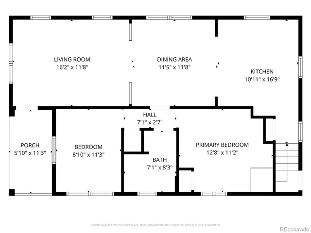 a picture of a book shelf