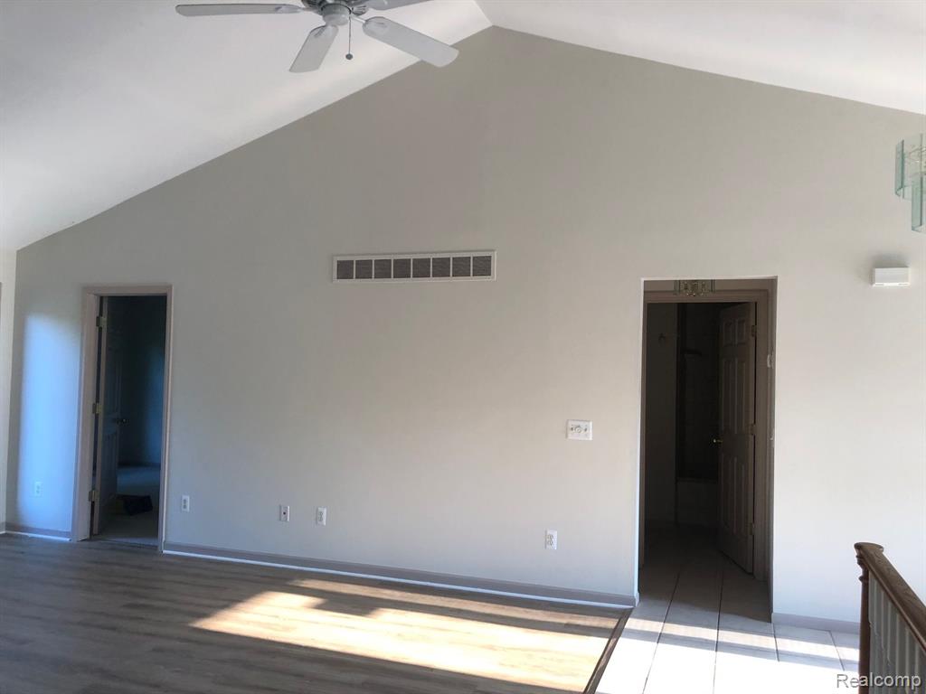26218 Orchard Lake Road Farmington, MI 48334 - Photo 16 of 24