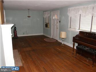 2782 Egypt Road Audubon, PA 19403 - Photo 4 of 9 Living Room