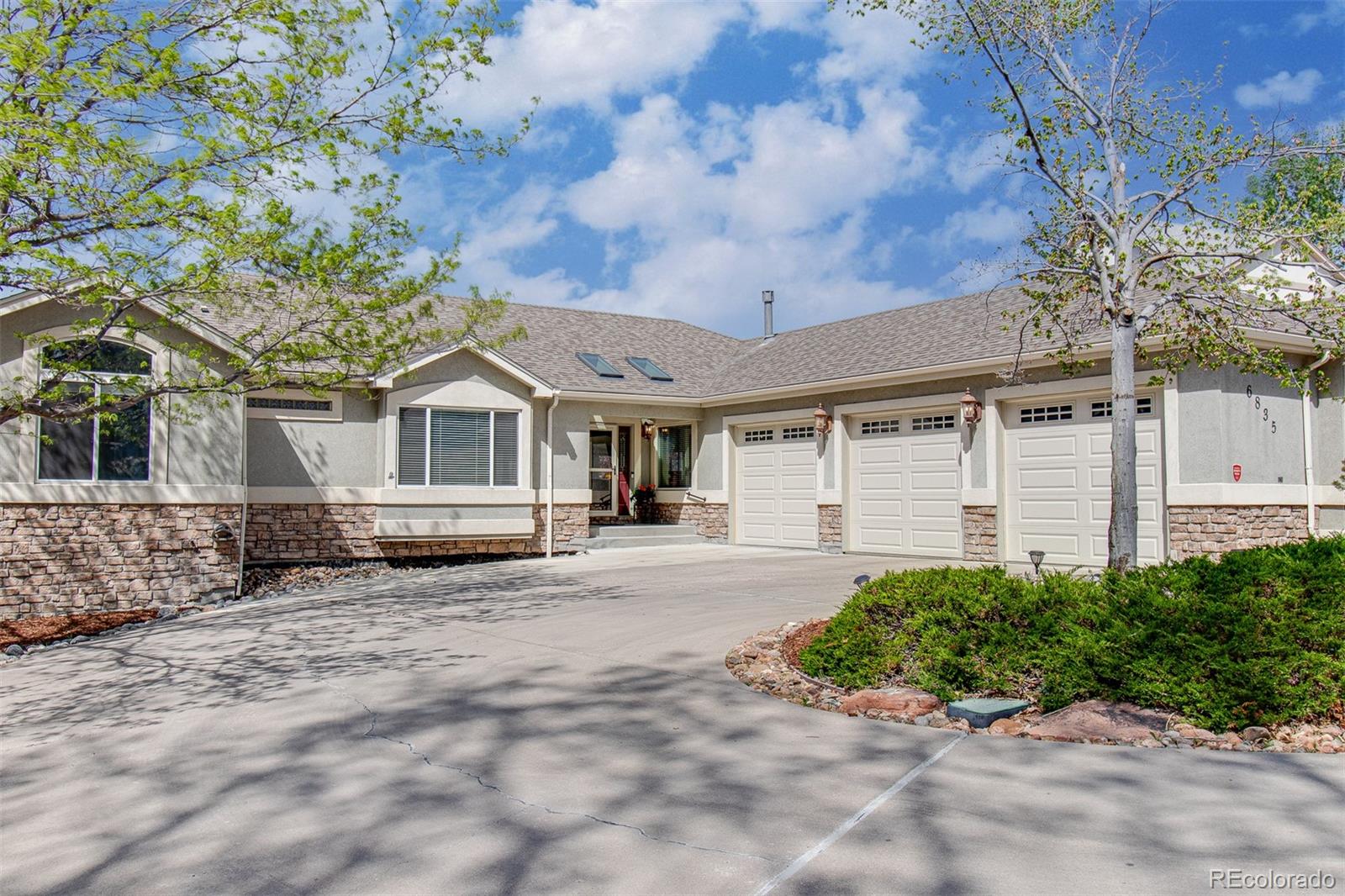 6835 Oberon Road Arvada, CO 80004 - Photo 3 of 38