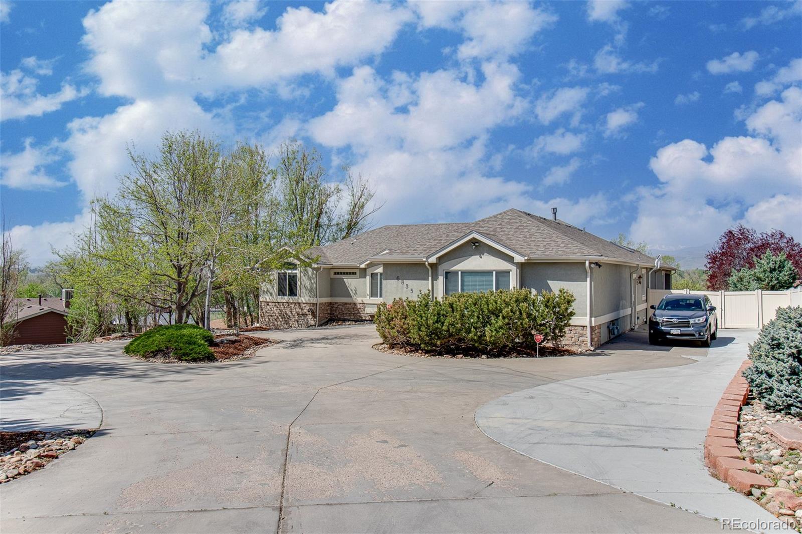 6835 Oberon Road Arvada, CO 80004 - Photo 4 of 38