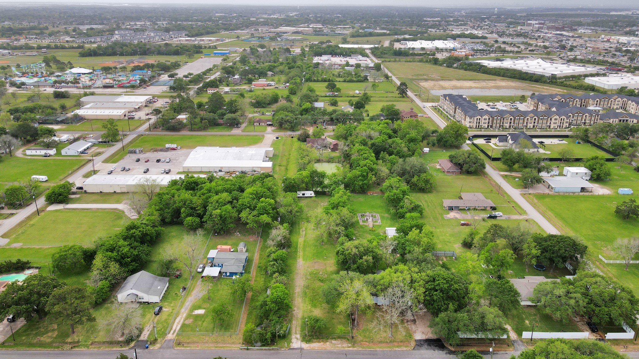 703 N Road Baytown, TX 77521 - Photo 9 of 34