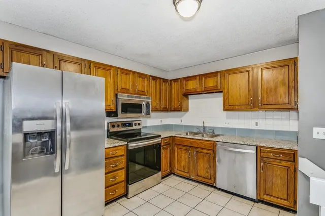 $199,900 | 2318 North Winstead Circle, Wichita, KS 67226