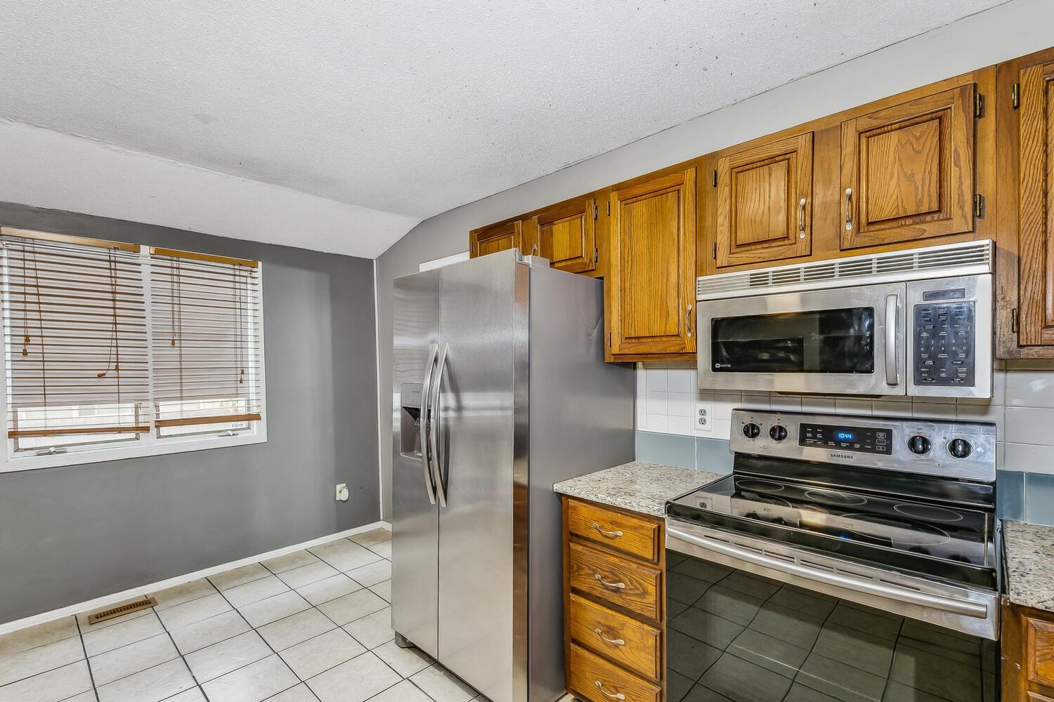 2318 North Winstead Circle Wichita, KS 67226 - Photo 10 of 34